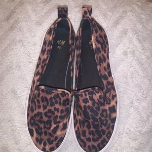 H&M Cheetah Flats